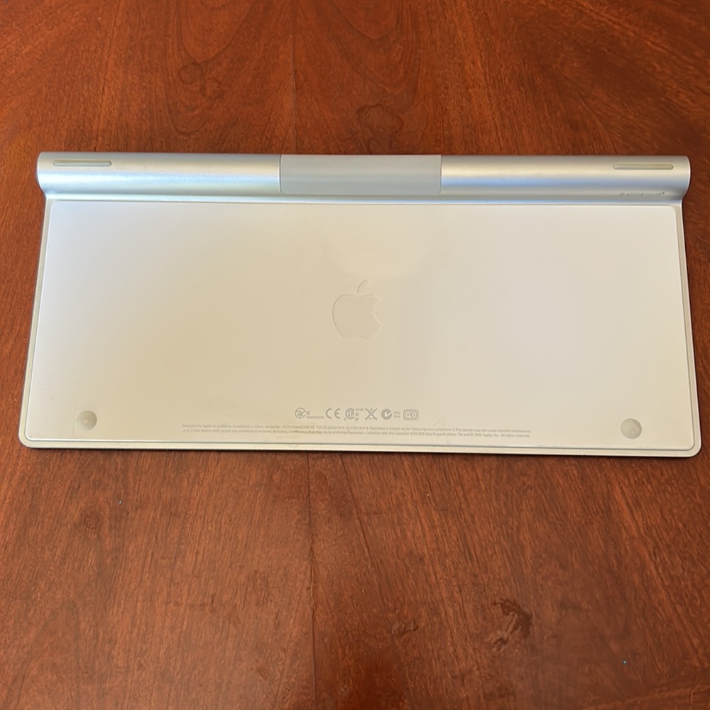 Apple Wireless Keyboard - Picture 2 of 3